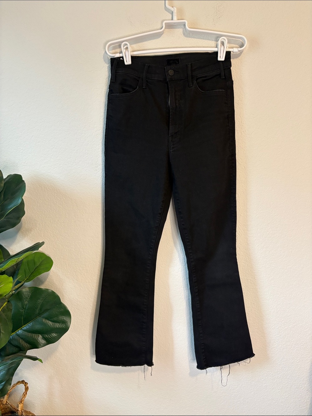 MOTHER hustler ankle fray Black High-Rise flare Leg Jeans 26